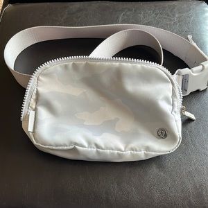 Lululemon Belt Bag Gray/White Camo